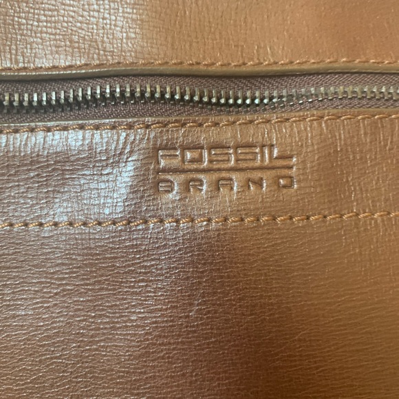 Fossil brand messenger bag. - Picture 5 of 13